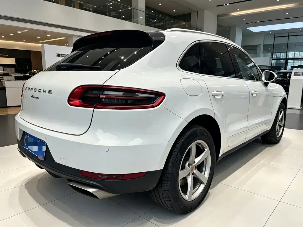 Porsche Macan — миниатюра 9