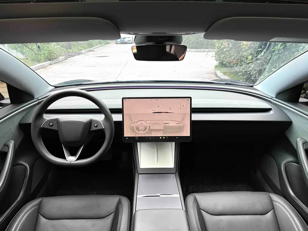 Tesla Model 3 — миниатюра 8