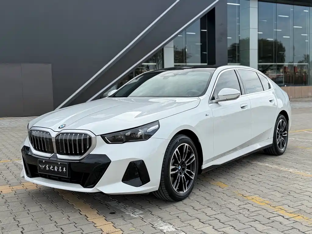 BMW 5 Series — миниатюра 2