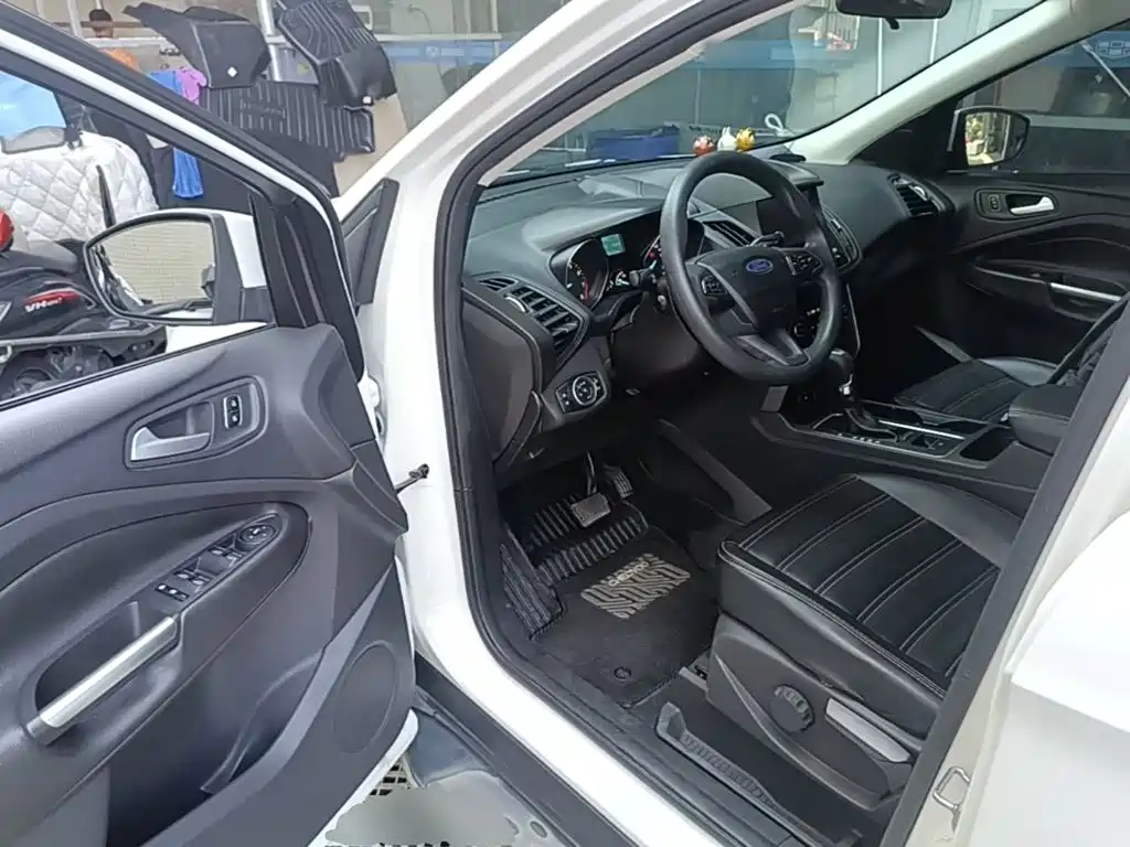 Ford Kuga — миниатюра 16