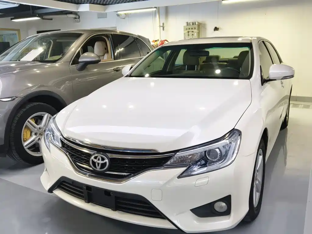Toyota Reiz