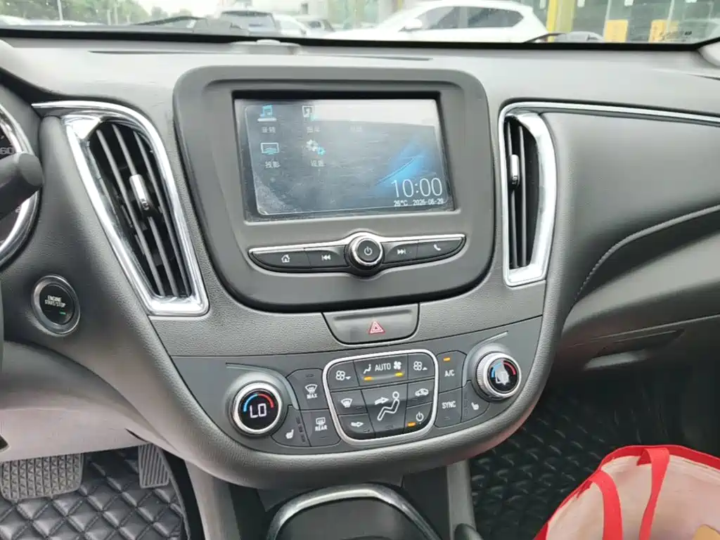 Chevrolet Malibu XL — миниатюра 13