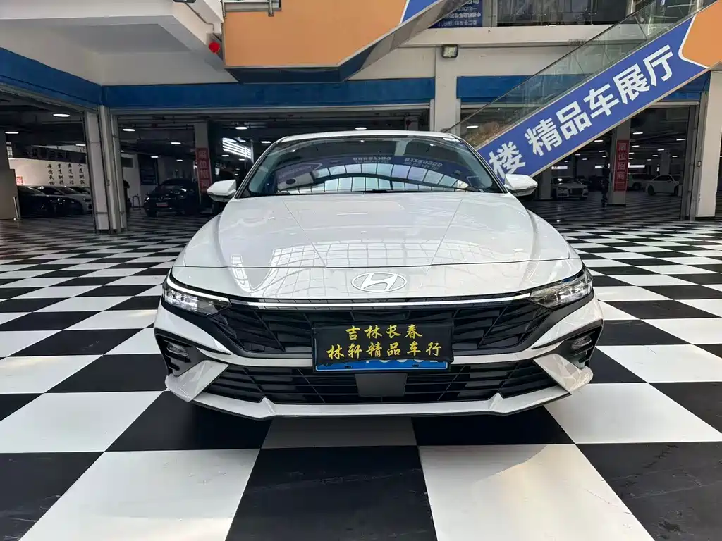 Hyundai Elantra — миниатюра 2