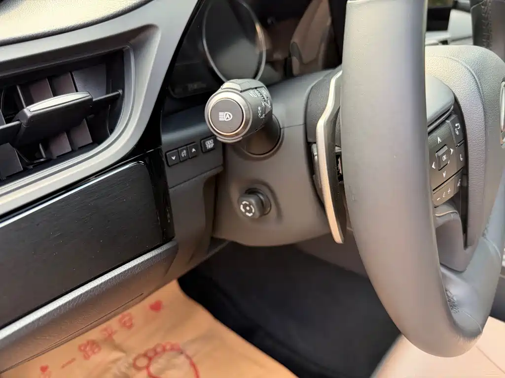 Lexus ES — миниатюра 7