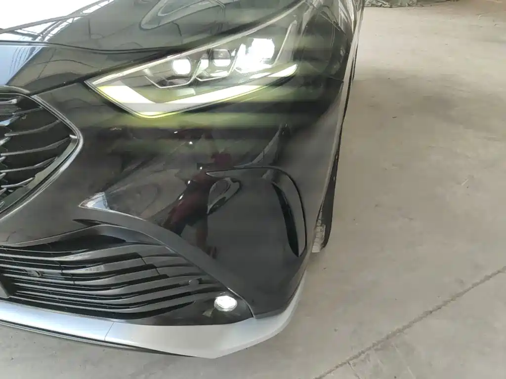 Toyota Crown Kluger — миниатюра 24