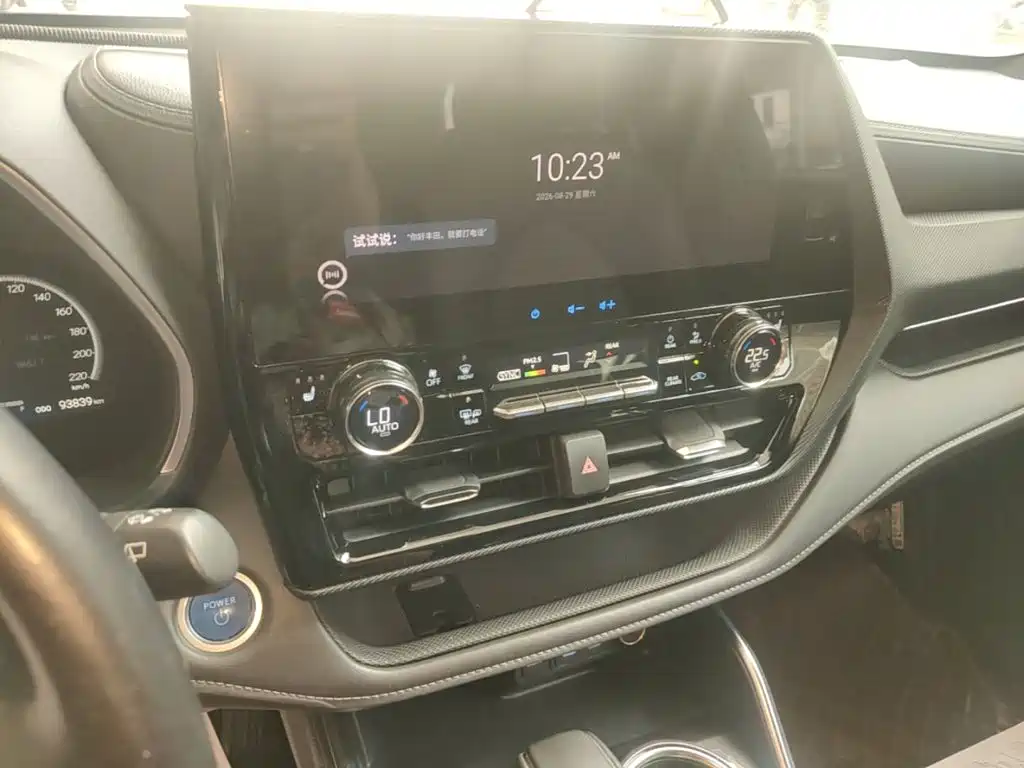 Toyota Crown Kluger — миниатюра 13
