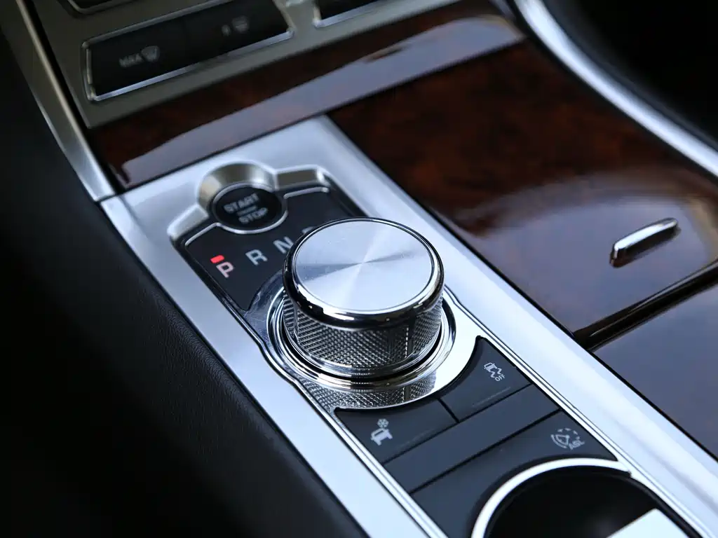 Jaguar XF — миниатюра 9