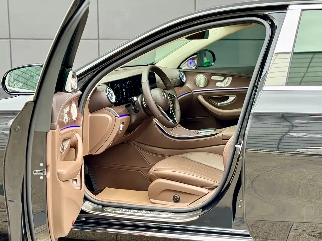 Mercedes-Benz E-Class — миниатюра 4