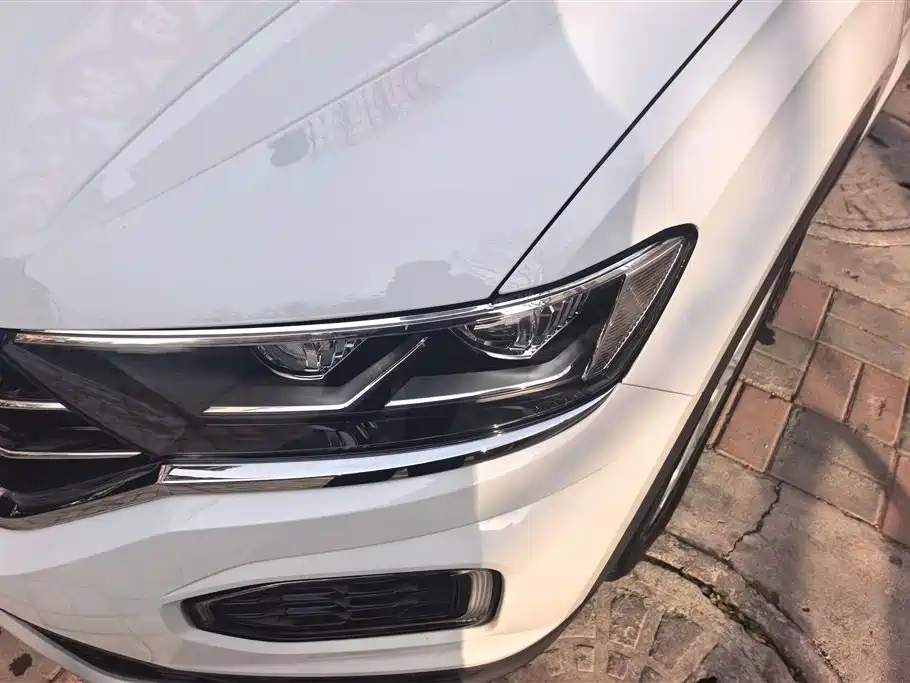 VOLKSWAGEN T ROC EXPLORING SONGS