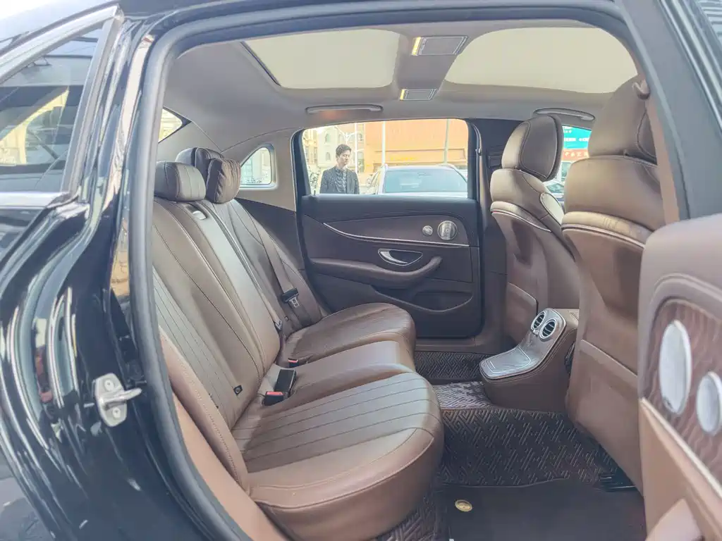 MERCEDES-BENZ E CLASS