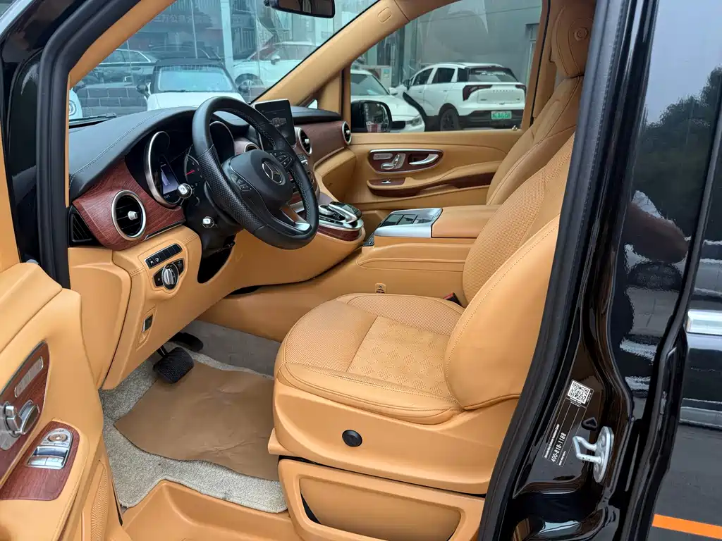 Mercedes-Benz V-Class — миниатюра 5