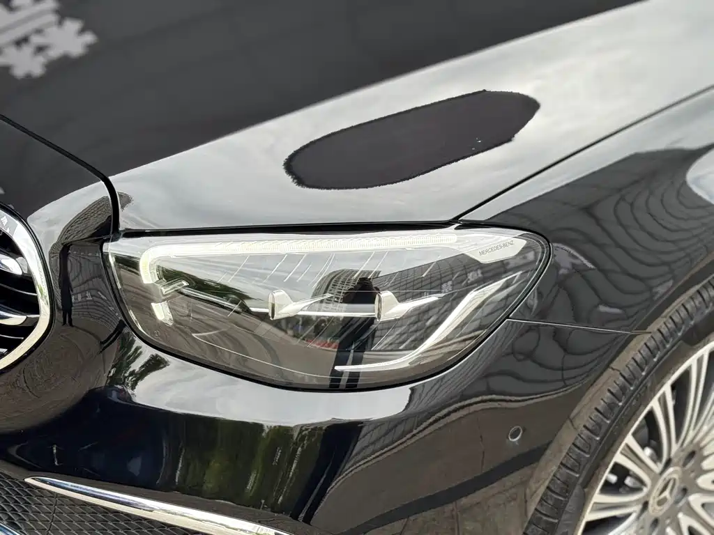 Mercedes-Benz E-Class — миниатюра 13