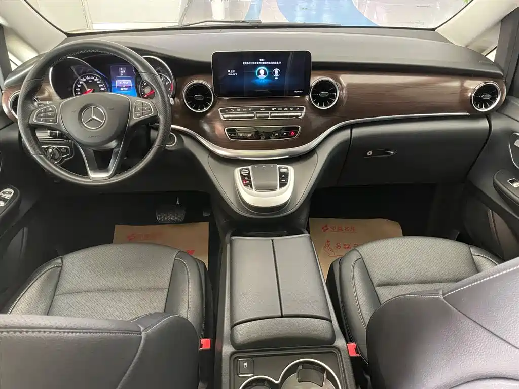 MERCEDES-BENZ V CLASS