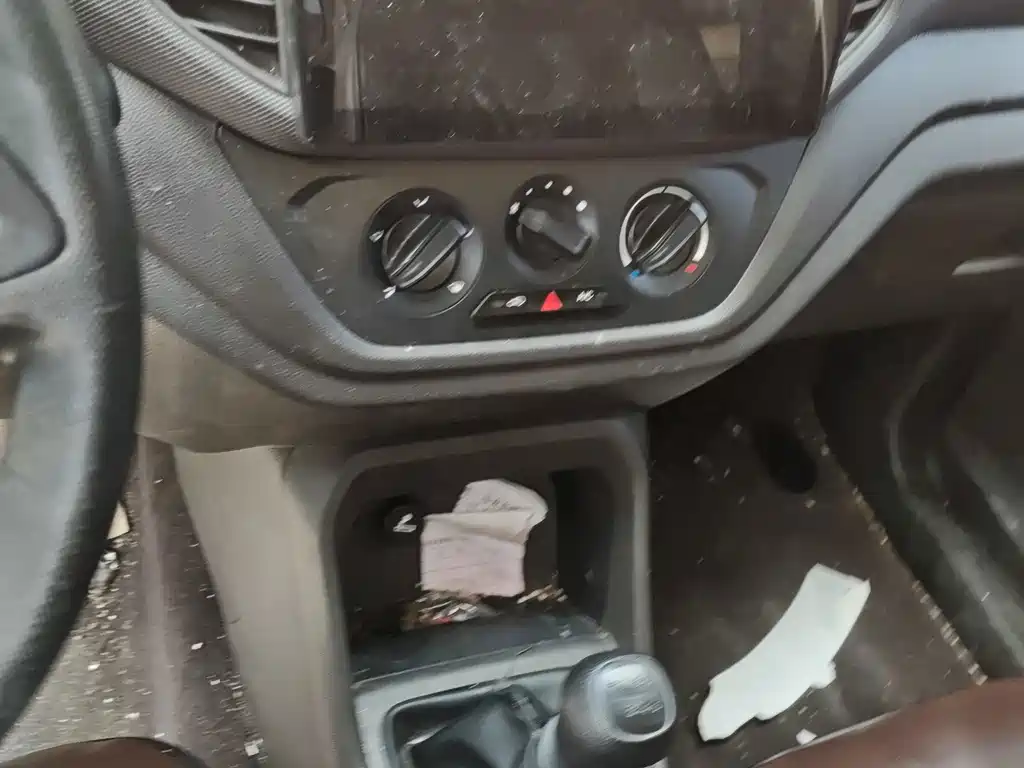 Wuling Hongguang V — миниатюра 9