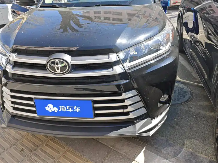 TOYOTA HIGHLANDER