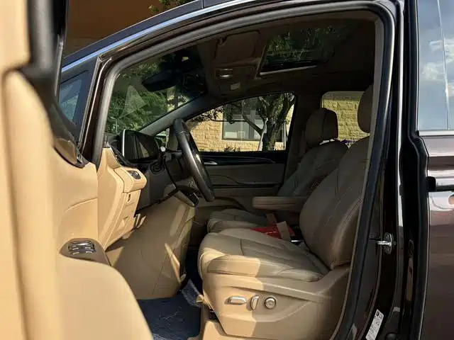 Buick GL8 — миниатюра 12