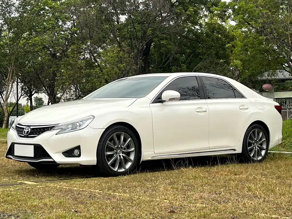 Toyota Reiz