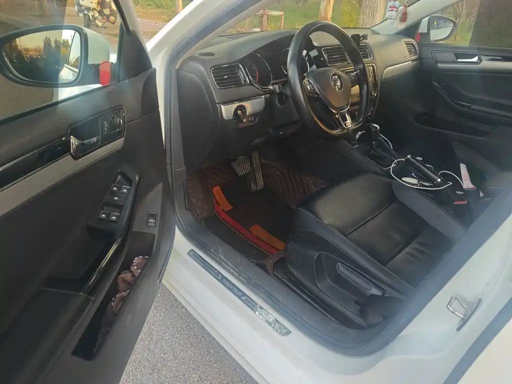 Volkswagen Sagitar — миниатюра 12