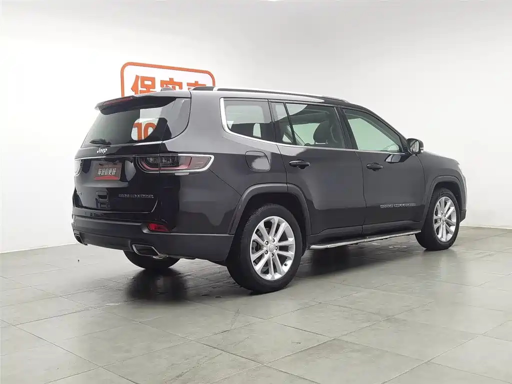 JEEP GRAND COMMANDER