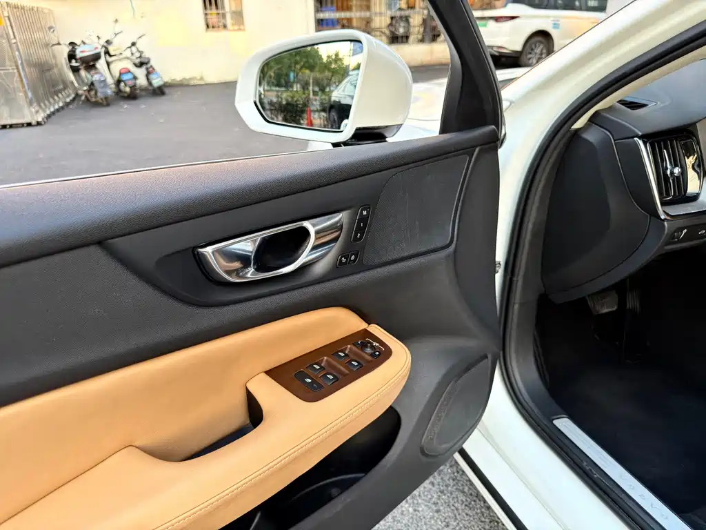 Volvo V60 — миниатюра 7