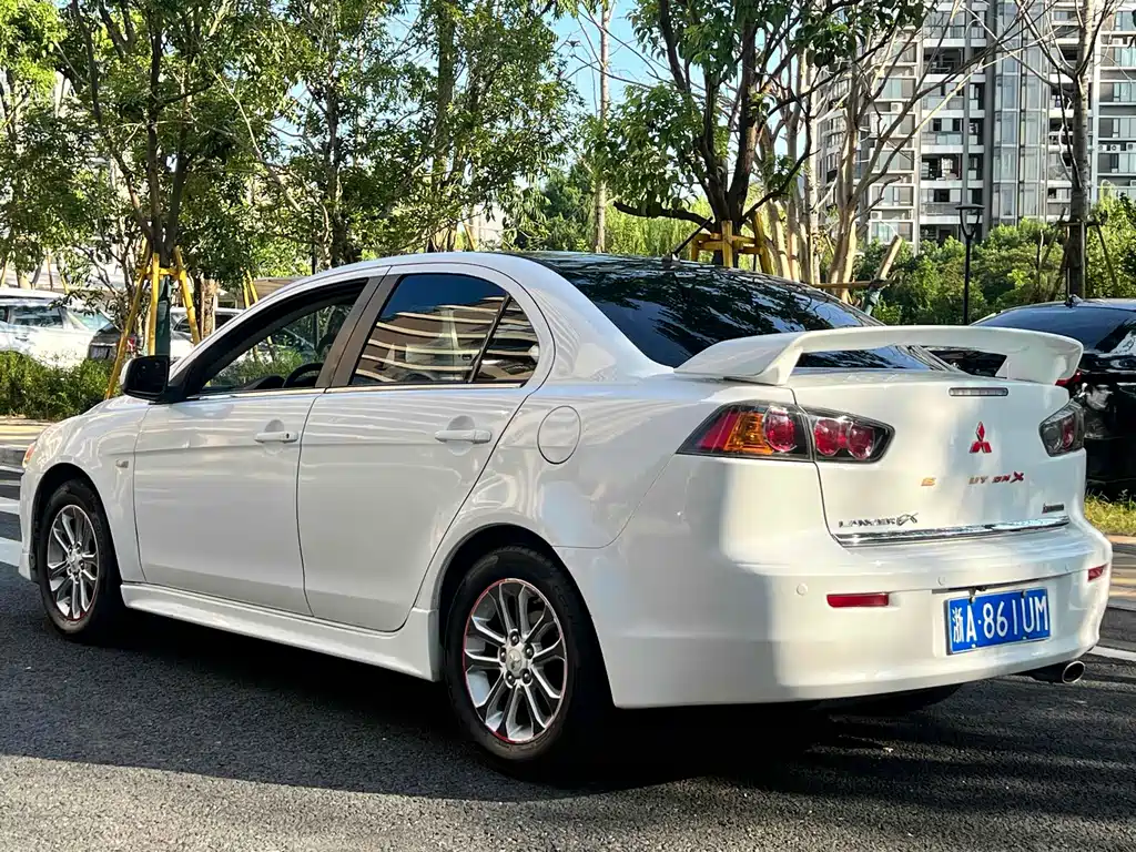 Mitsubishi Lancer EX — миниатюра 7