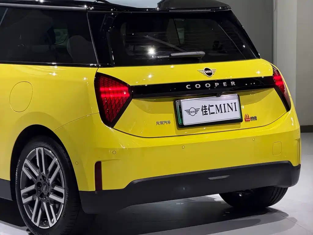 MINI MINI COOPER EV — миниатюра 6