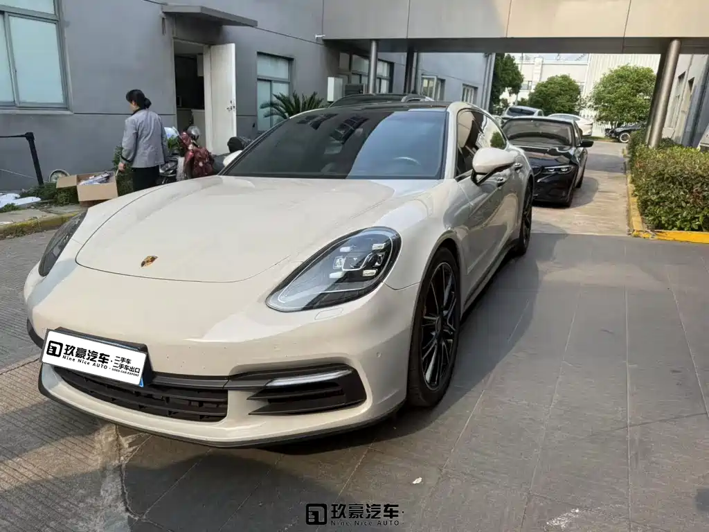 Porsche Panamera 2019