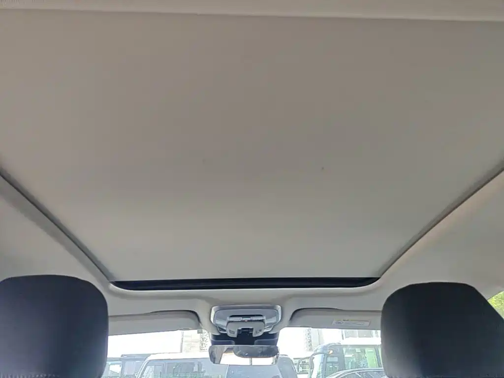Hongqi Hongqi H5 — миниатюра 18
