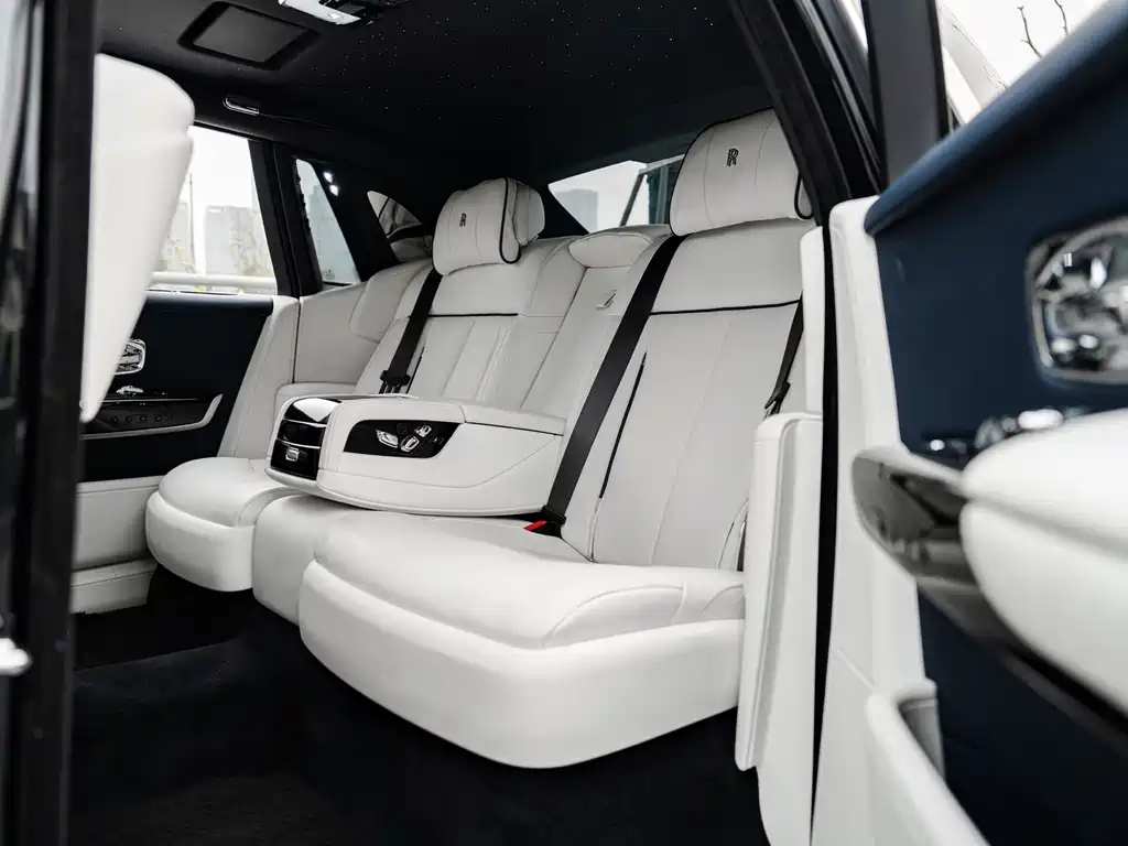 Rolls-Royce Phantom — миниатюра 9