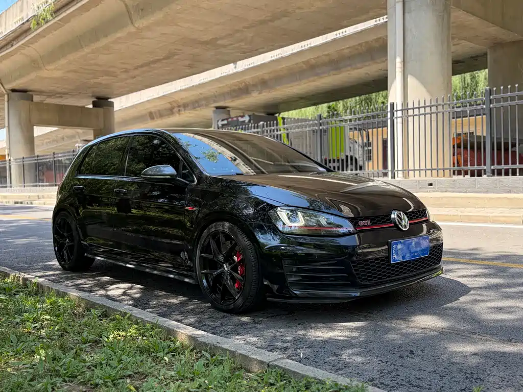Volkswagen Golf GTI — миниатюра 5