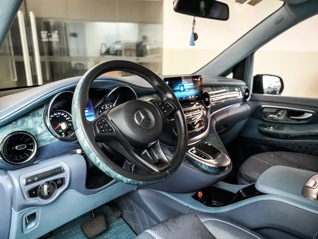 MERCEDES-BENZ V CLASS