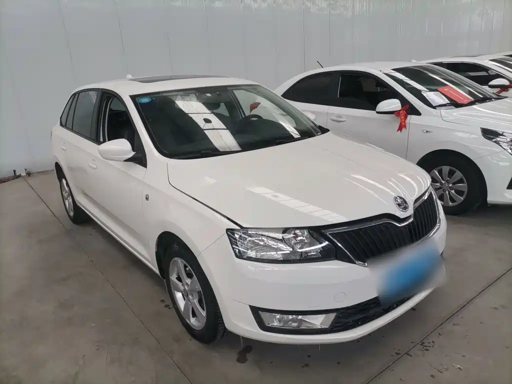 Skoda Rapid Spaceback — миниатюра 4