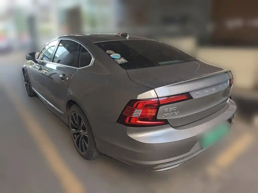 Volvo S90 PHEV — миниатюра 7