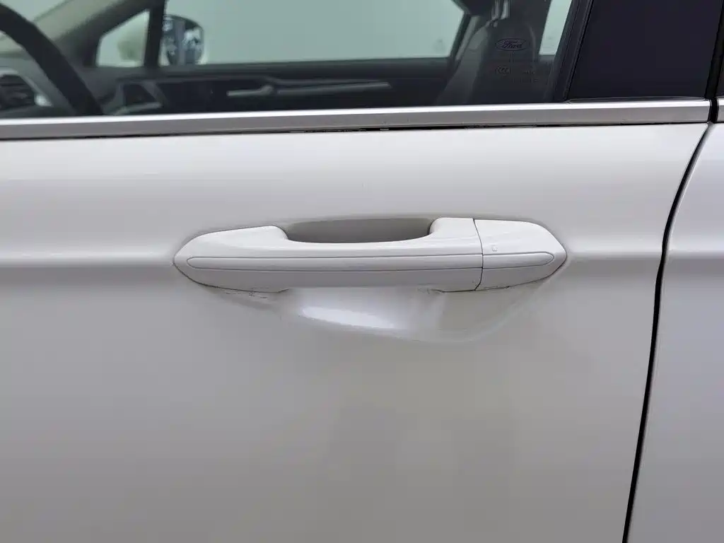 Ford Mondeo — миниатюра 18