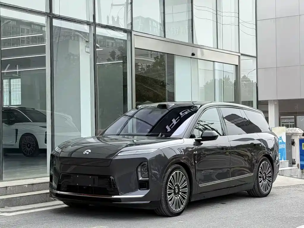 NIO ES8