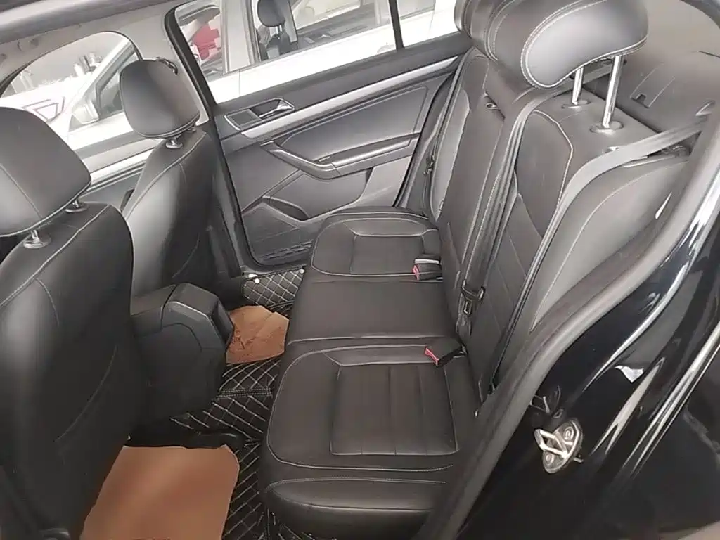 Volkswagen Lavida — миниатюра 17
