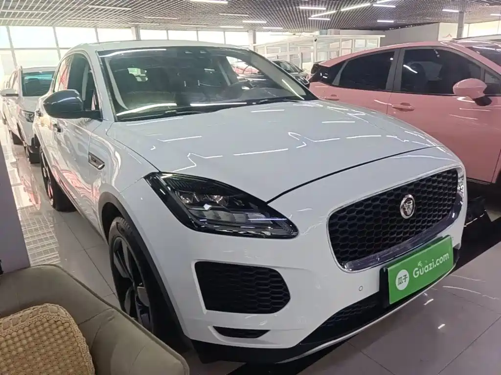 Jaguar E-PACE — миниатюра 4