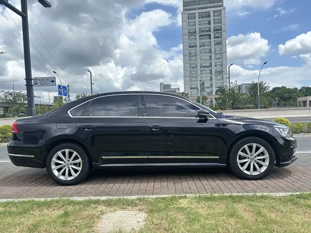 Volkswagen Passat — миниатюра 4