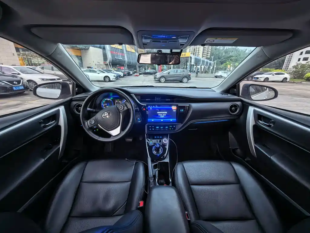 Toyota Corolla Hybrid — миниатюра 5