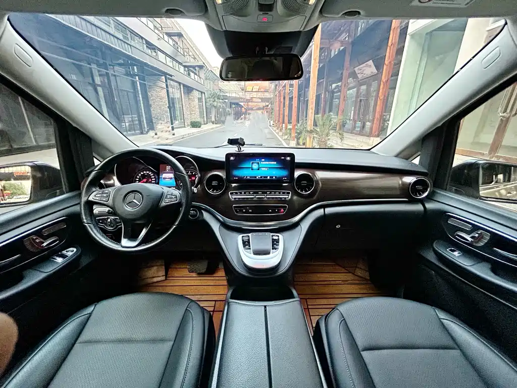 MERCEDES-BENZ V CLASS