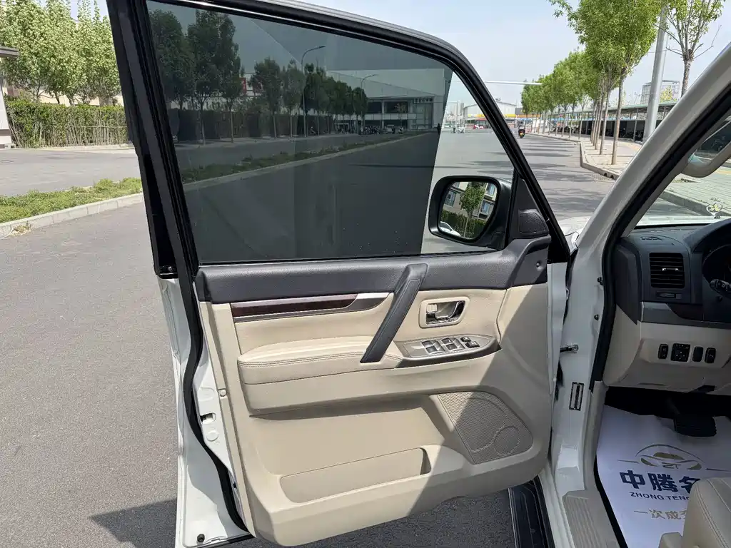 Mitsubishi V97 2019 3.8L