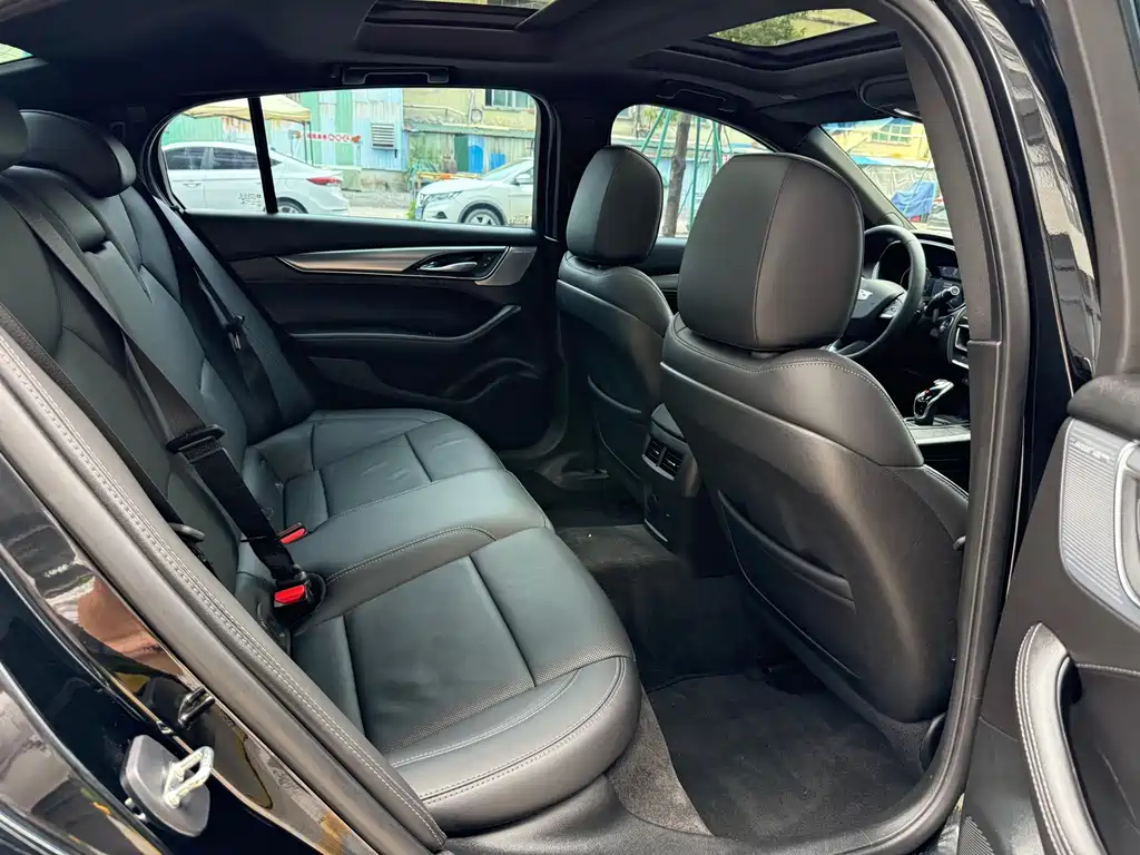 Cadillac CT5 — миниатюра 11