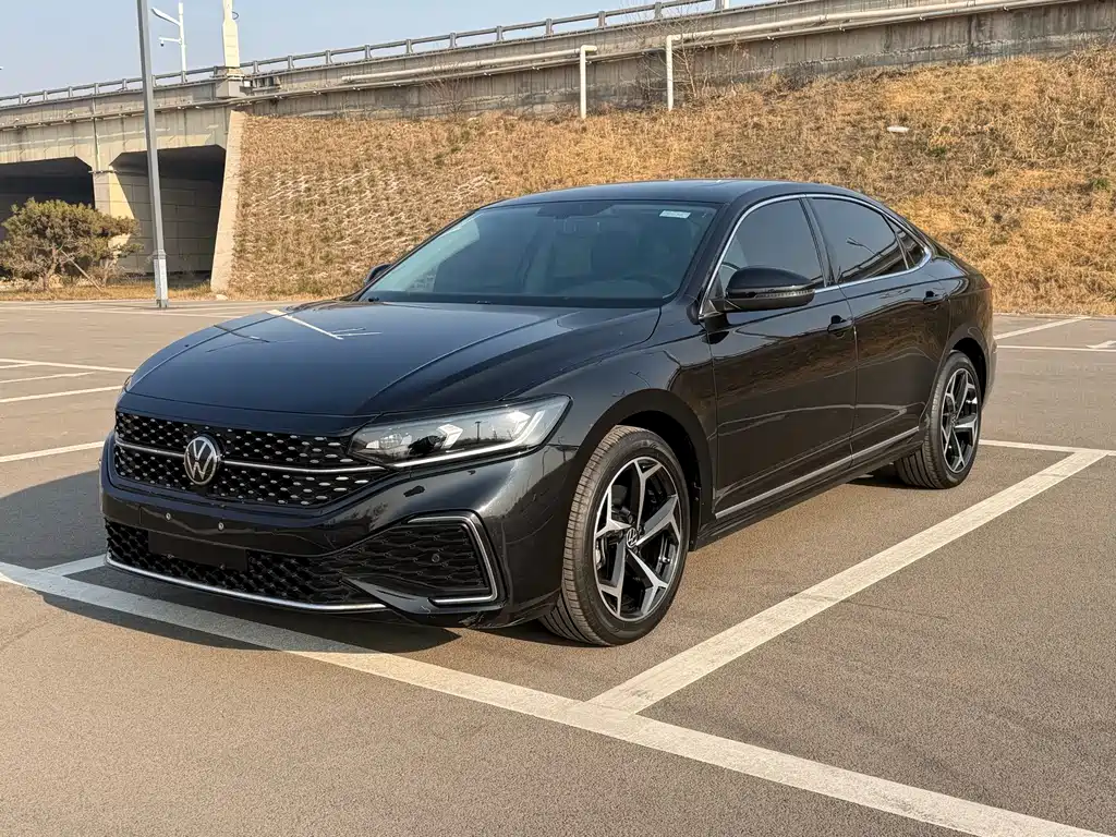 Volkswagen Passat 2023