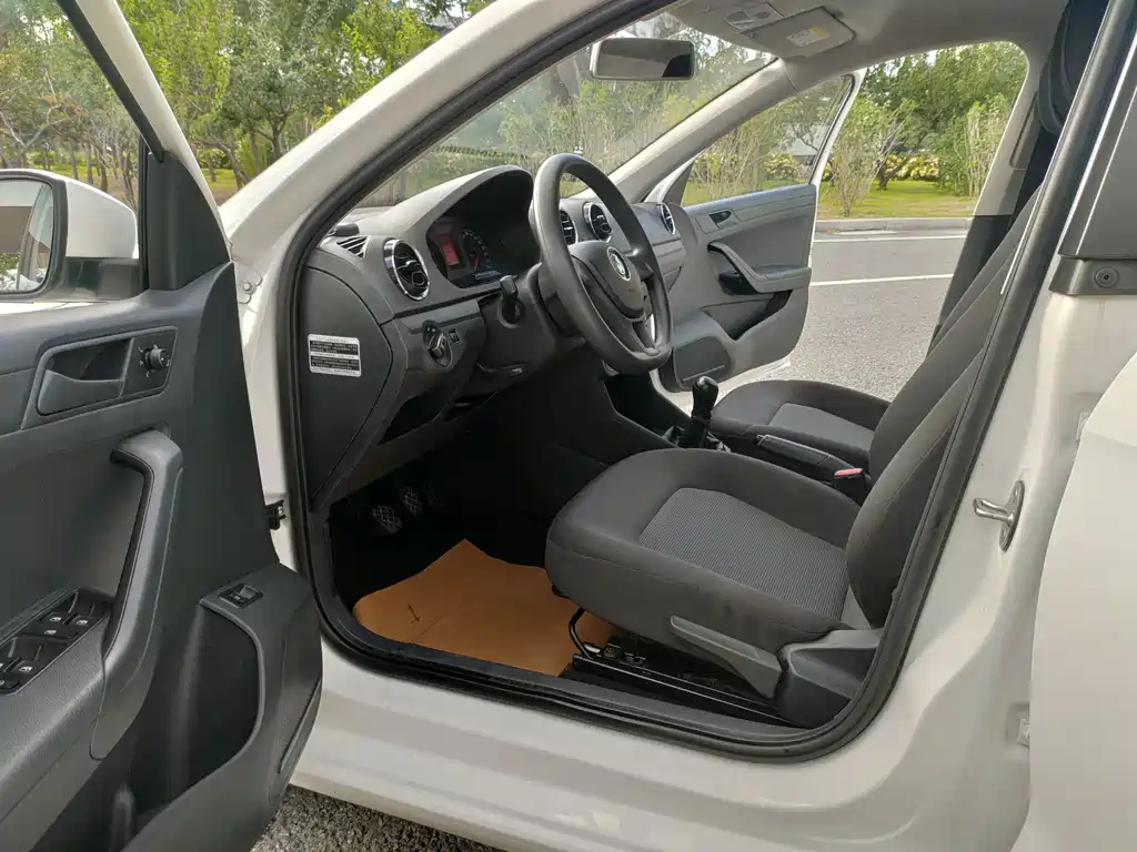 Volkswagen Jetta — миниатюра 15