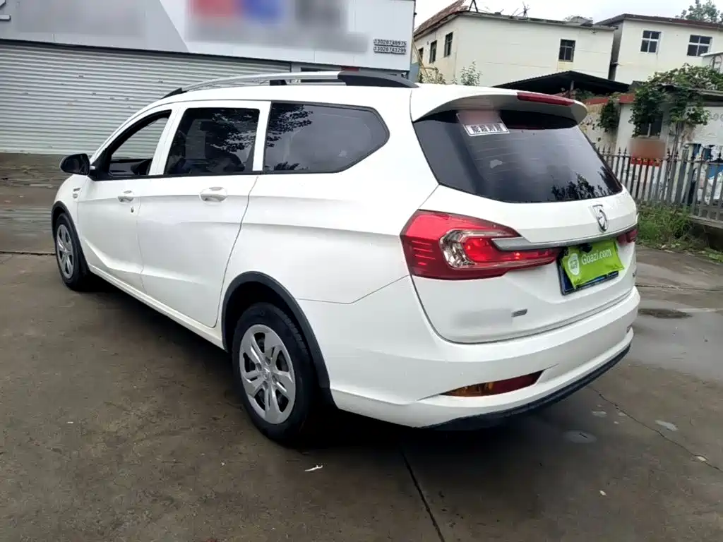 Baojun 310W — миниатюра 5