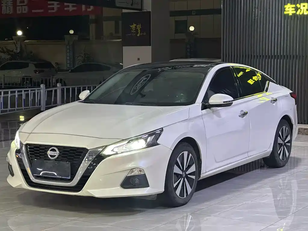 Купить Nissan Teana