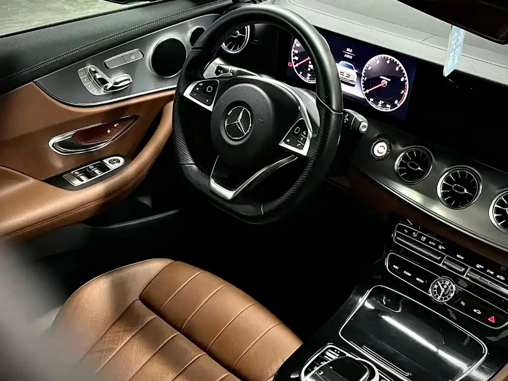 Mercedes-Benz E-Class (Import) — миниатюра 4