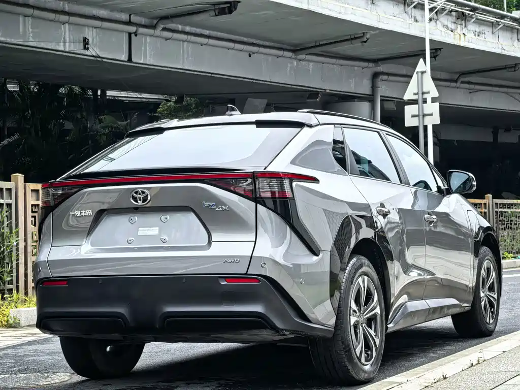 Toyota bZ4X — миниатюра 15