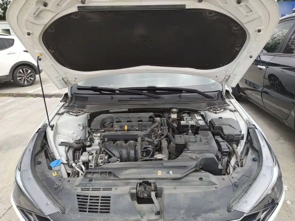 Hyundai Elantra — миниатюра 20