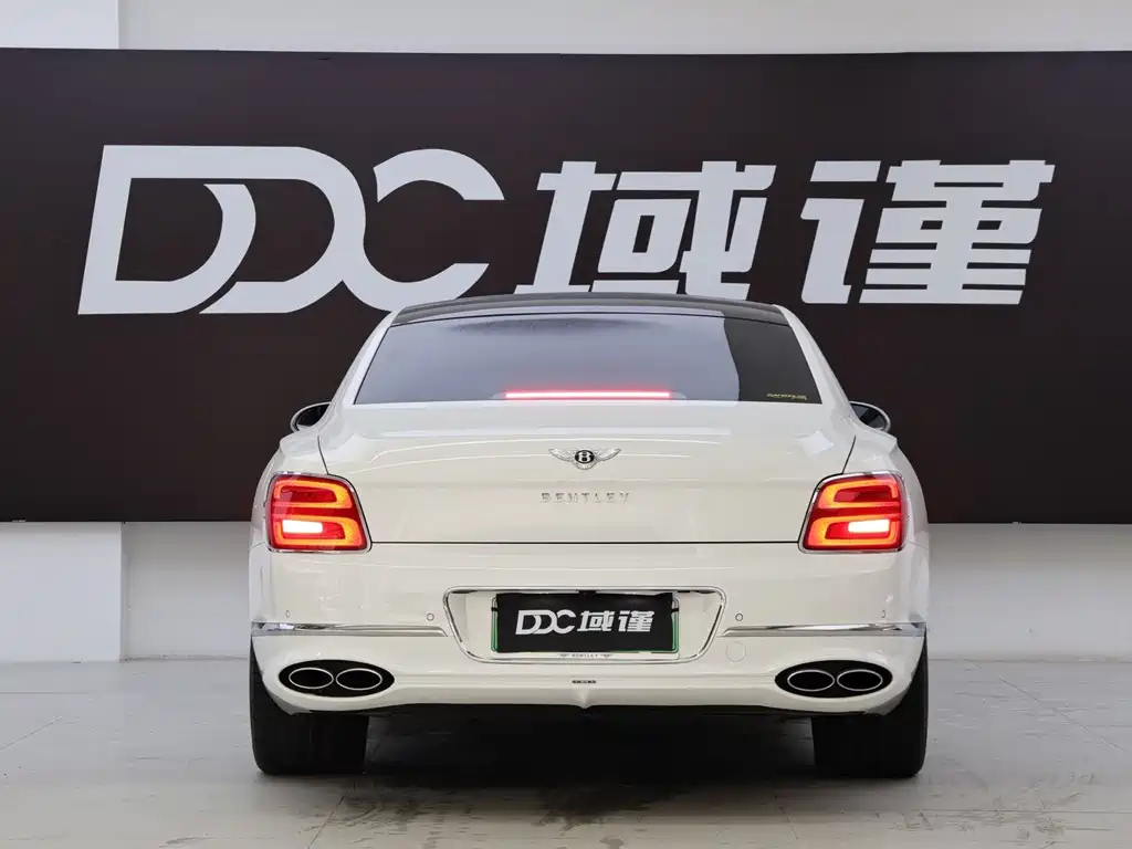 Bentley Flying Spur PHEV — миниатюра 5